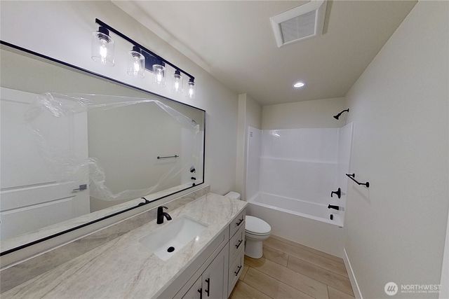 233 Saunders Avenue, Rock Island, WA 98850