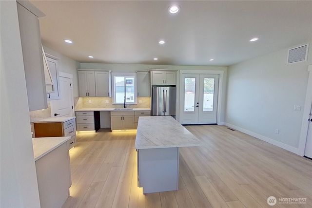 233 Saunders Avenue, Rock Island, WA 98850