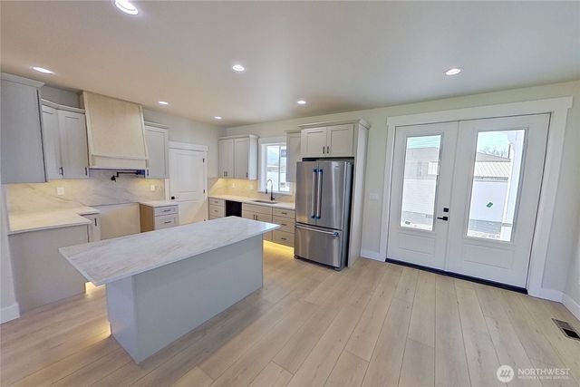 233 Saunders Avenue, Rock Island, WA 98850