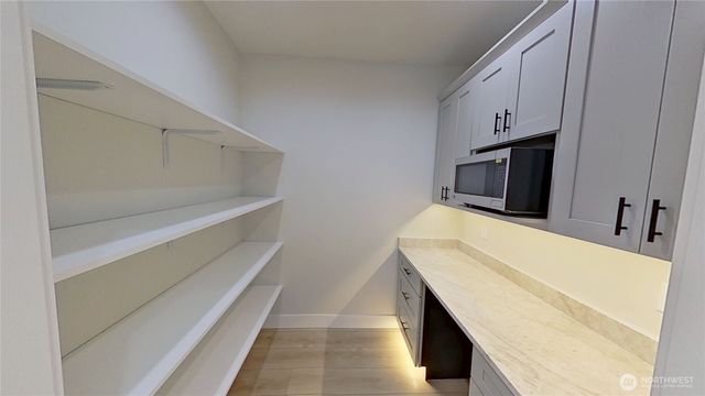 233 Saunders Avenue, Rock Island, WA 98850