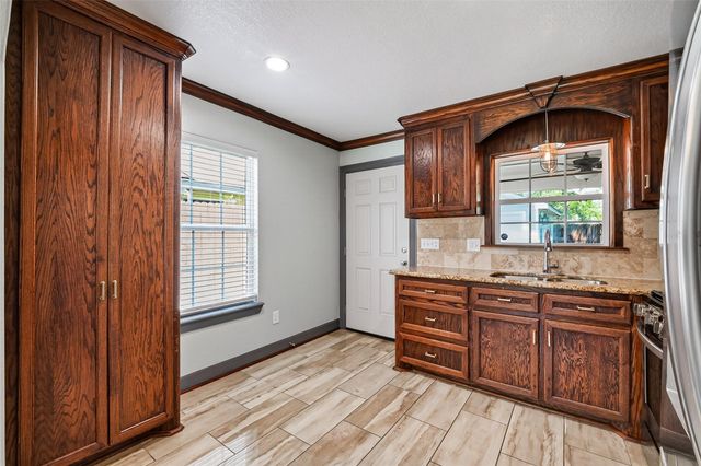 7623 Mchenry Street, Houston, TX 77087