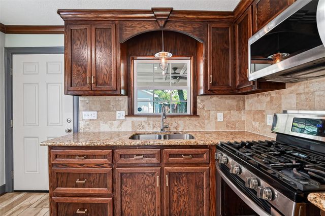 7623 Mchenry Street, Houston, TX 77087