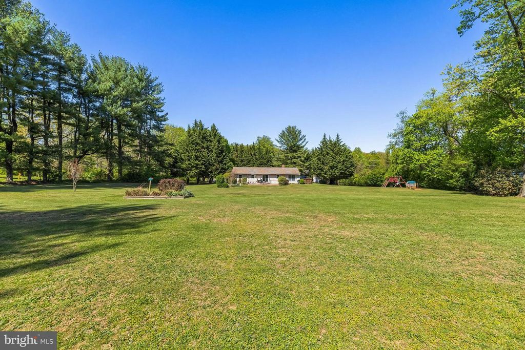 Image 40 of property listing at 3809 SWEET AIR RD, Phoenix, MD 21131