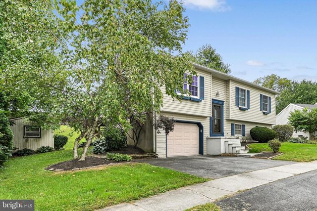 8843 MCKINLEY, Hummelstown, PA 17036