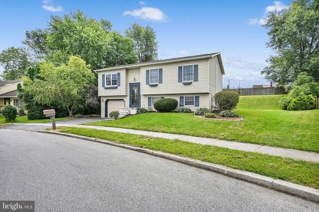 8843 MCKINLEY, Hummelstown, PA 17036