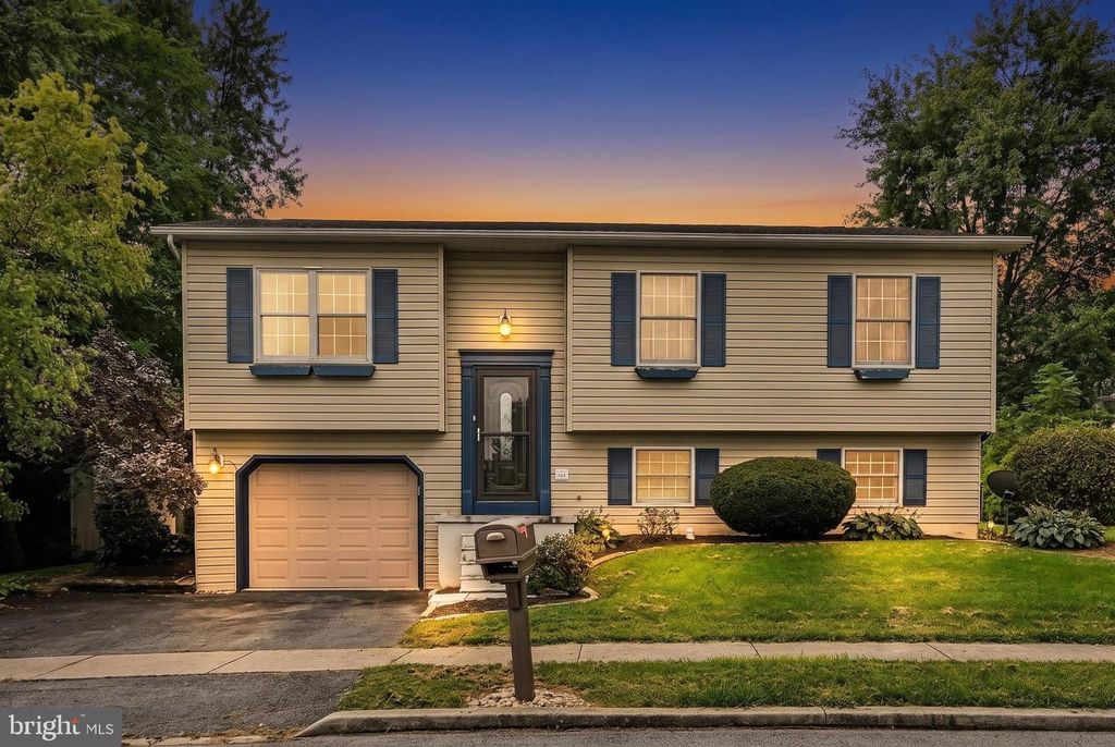 8843 MCKINLEY, Hummelstown, PA 17036