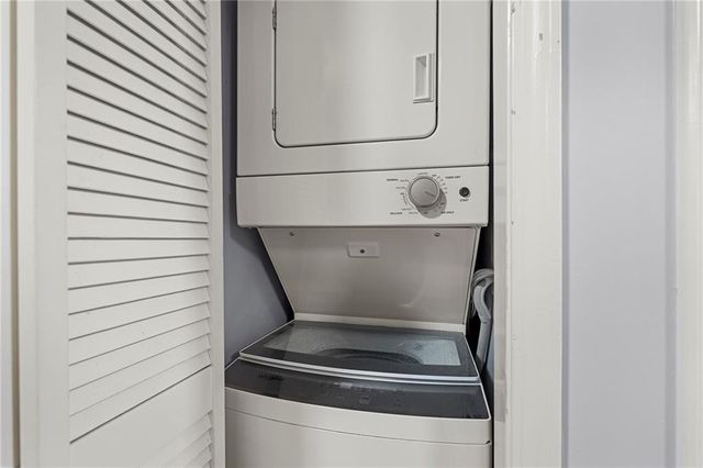 4727 Jarboe Street 93, Kansas City, MO 64112