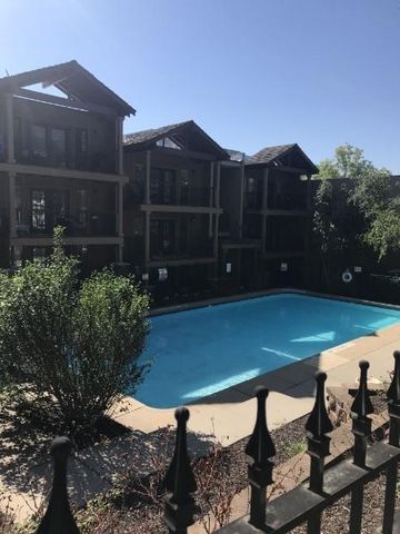 4727 Jarboe Street 93, Kansas City, MO 64112