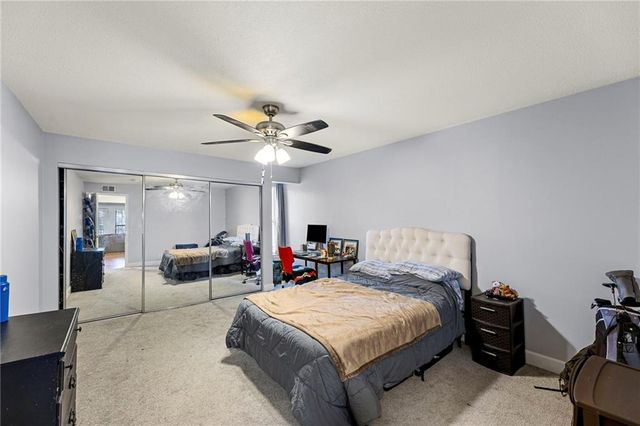 4727 Jarboe Street 93, Kansas City, MO 64112