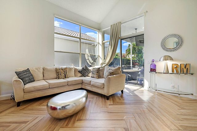 6655 NW 25th Avenue, Boca Raton, FL 33496