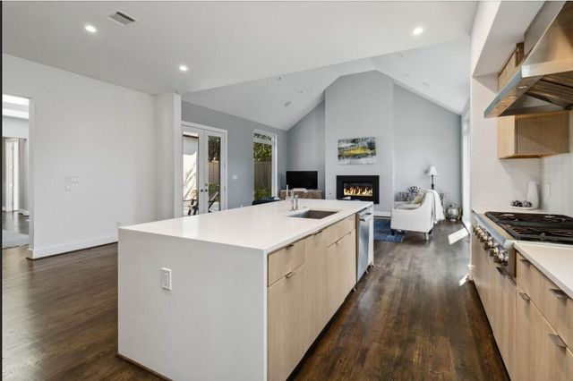 3942 Rochelle Drive, Dallas, TX 75220