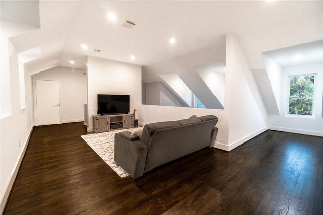 3942 Rochelle Drive, Dallas, TX 75220