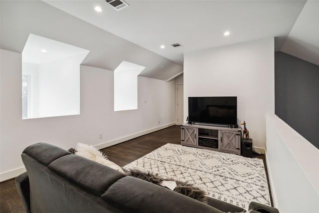 3942 Rochelle Drive, Dallas, TX 75220