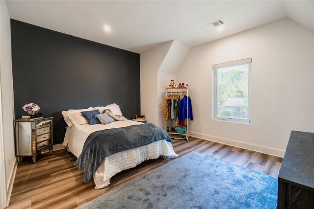 3942 Rochelle Drive, Dallas, TX 75220