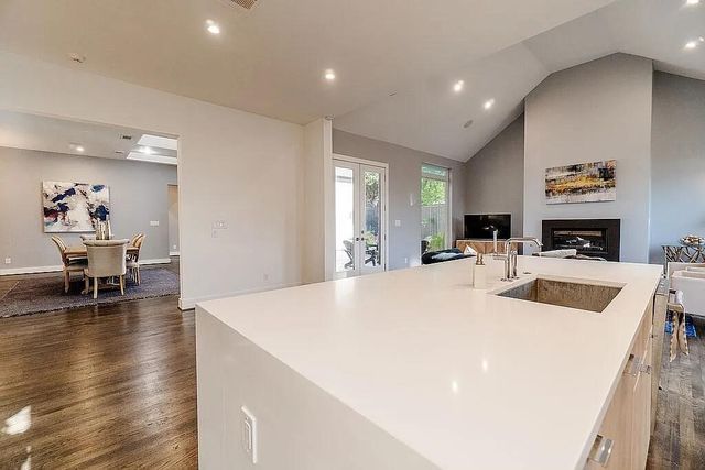 3942 Rochelle Drive, Dallas, TX 75220