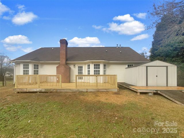 121 Shining Armor Court, Mooresville, NC 28117