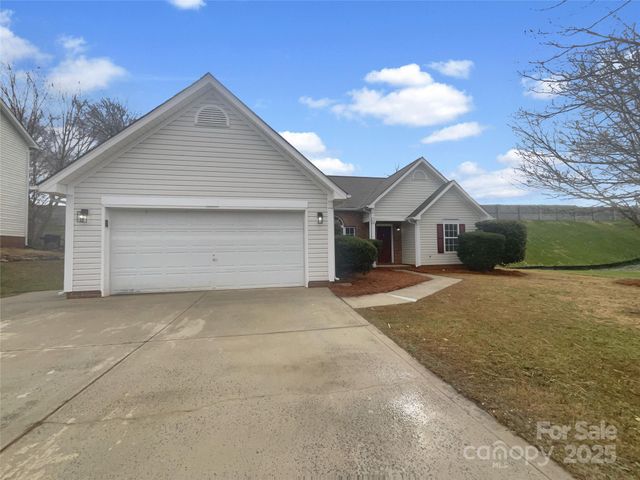 121 Shining Armor Court, Mooresville, NC 28117