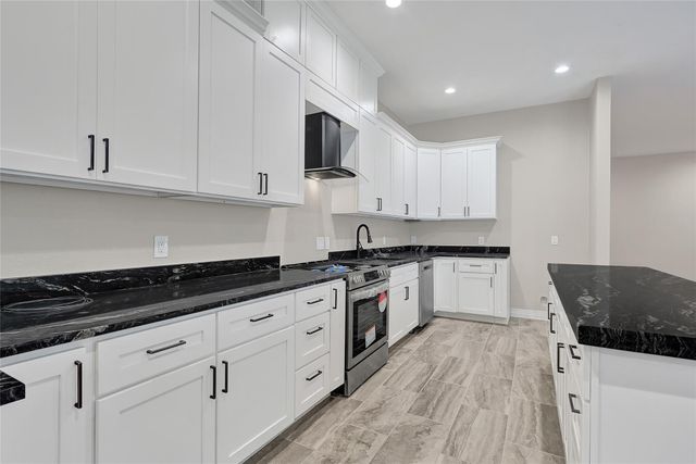 7045 Cayton Street, Houston, TX 77061