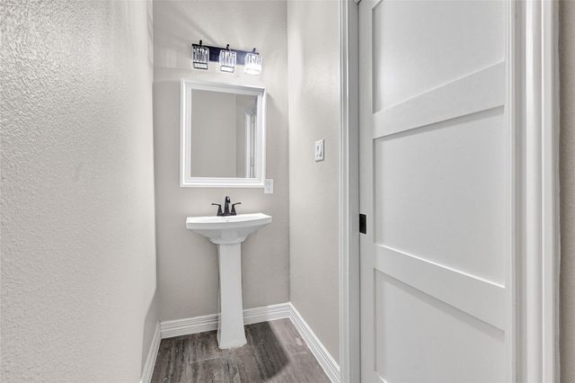 7045 Cayton Street, Houston, TX 77061