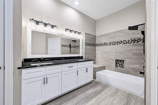 7045 Cayton Street, Houston, TX 77061