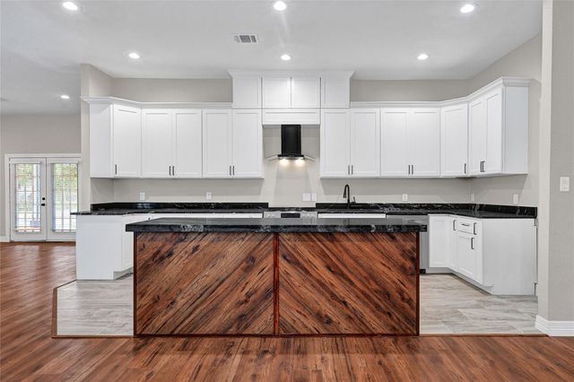 7045 Cayton Street, Houston, TX 77061