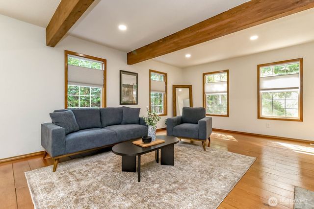 15918 41st Street E, Sumner, WA 98391