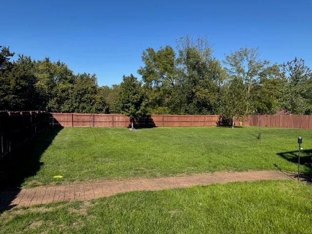 1433 E Marks Court, Springfield, MO 65803