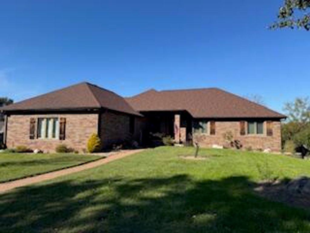 1433 E Marks Court, Springfield, MO 65803