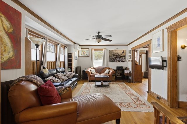 188 Maple St, Boston, MA 02132