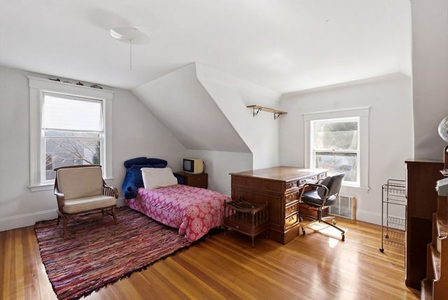 188 Maple St, Boston, MA 02132