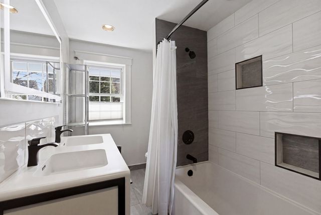 188 Maple St, Boston, MA 02132