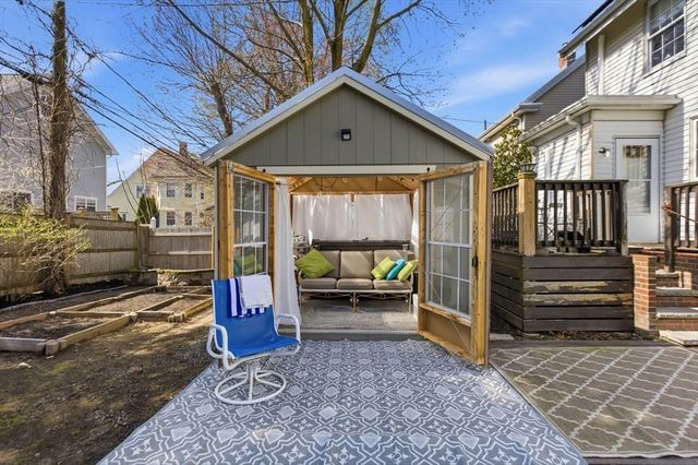 188 Maple St, Boston, MA 02132