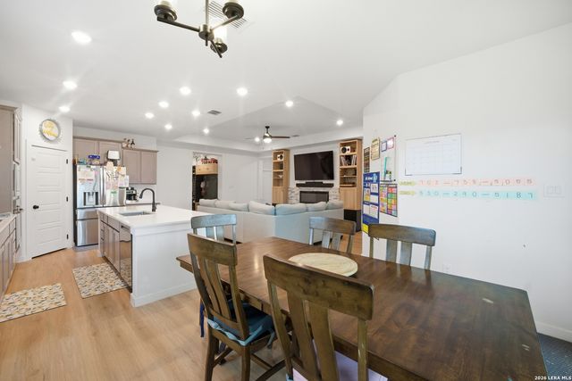 15592 Jake Xing, San Antonio, TX 78253