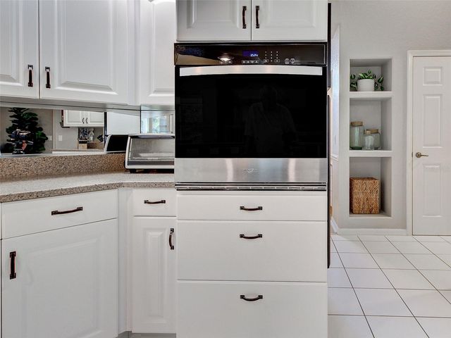 1303 E GATE DRIVE, Venice, FL 34285