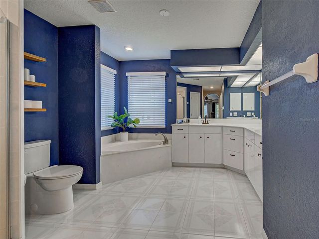 1303 E GATE DRIVE, Venice, FL 34285