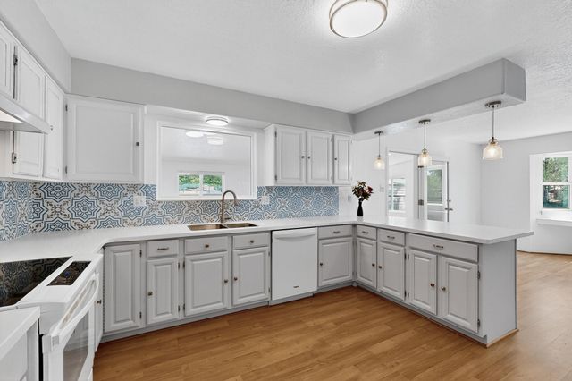 1905B Lakeview Road SW, Albuquerque, NM 87105