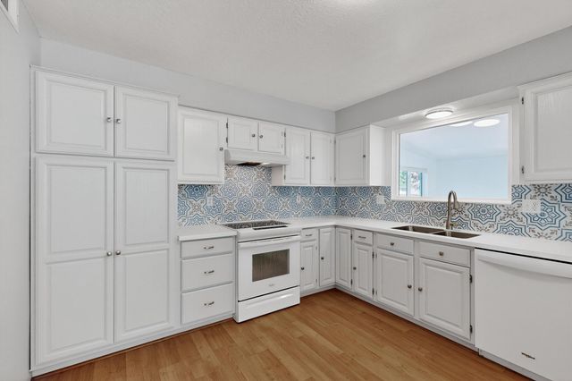 1905B Lakeview Road SW, Albuquerque, NM 87105