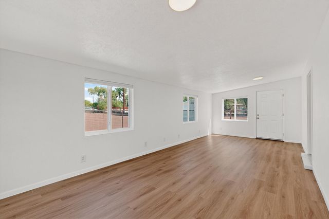 1905B Lakeview Road SW, Albuquerque, NM 87105