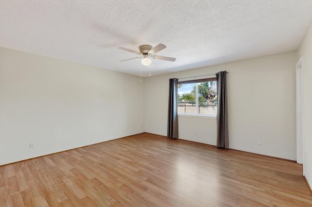 1905B Lakeview Road SW, Albuquerque, NM 87105