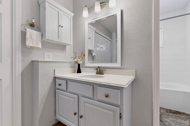 1905B Lakeview Road SW, Albuquerque, NM 87105