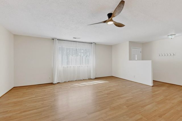 1905B Lakeview Road SW, Albuquerque, NM 87105