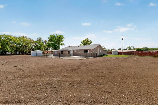 1905B Lakeview Road SW, Albuquerque, NM 87105