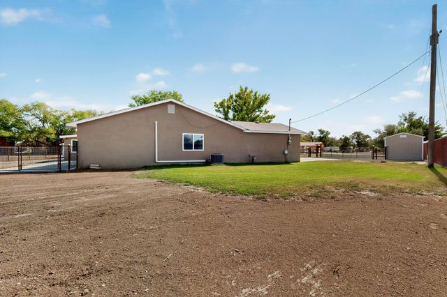 1905B Lakeview Road SW, Albuquerque, NM 87105