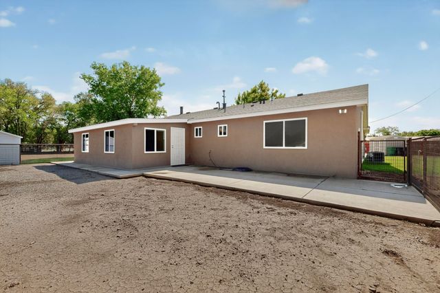 1905B Lakeview Road SW, Albuquerque, NM 87105