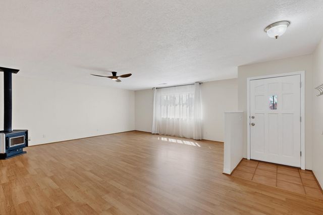 1905B Lakeview Road SW, Albuquerque, NM 87105