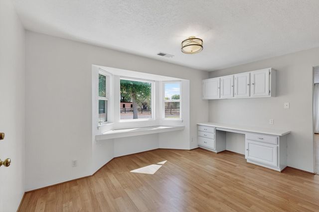 1905B Lakeview Road SW, Albuquerque, NM 87105