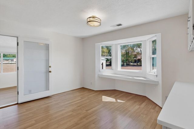 1905B Lakeview Road SW, Albuquerque, NM 87105