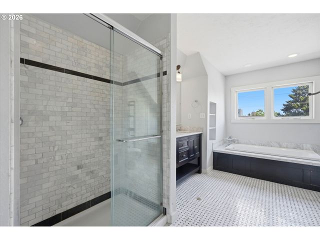 3425 S CORBETT Ave, Portland, OR 97239