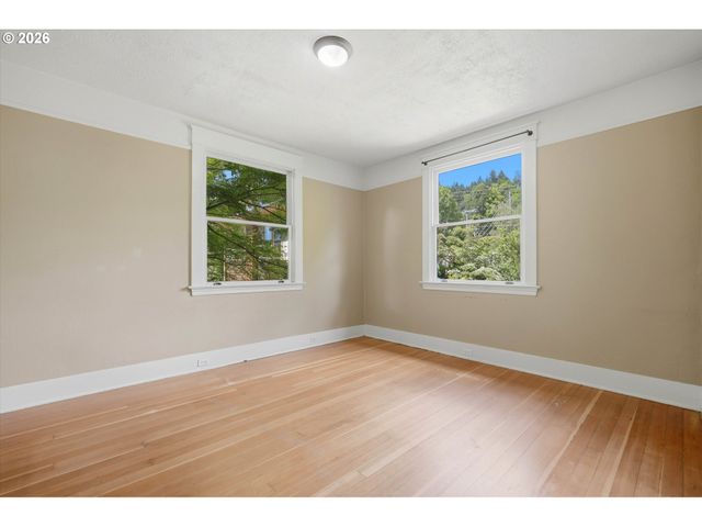3425 S CORBETT Ave, Portland, OR 97239