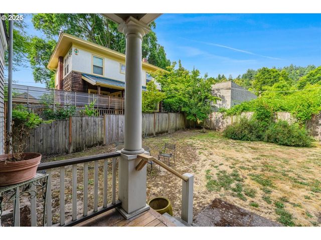 3425 S CORBETT Ave, Portland, OR 97239
